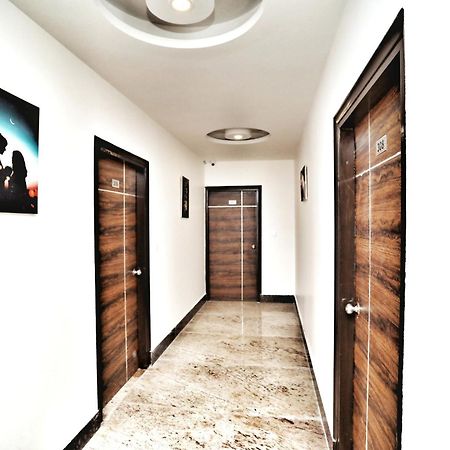 Airport Hotel Delhi Aerocity, 15 Mins Yashobhoomi Yeni Delhi Dış mekan fotoğraf